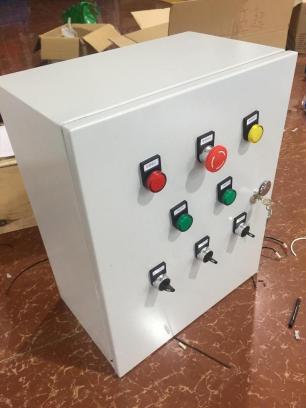 控制箱